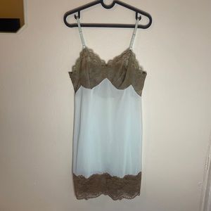 VINTAGE VANITY FAIR SLIP. Gorgeous blue and brown combo